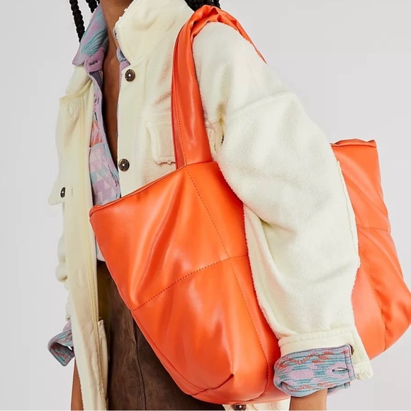 FREE PEOPLE Cloud Commuter Tote New Without Tags - Picture 3 of 9